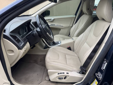 2015 Volvo XC60 T5 Drive-E Platinum