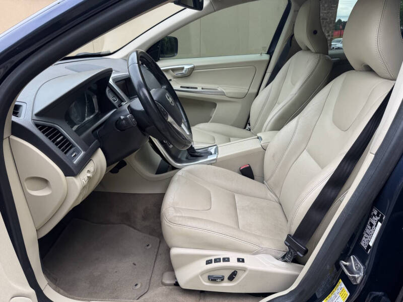 2015 Volvo XC60 T5 Drive-E Platinum
