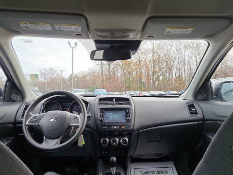 2023 Mitsubishi Outlander Sport ES