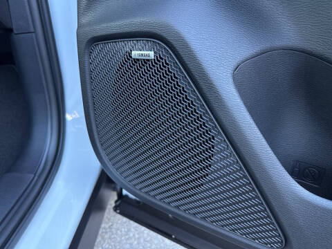 2025 Mitsubishi Outlander ES