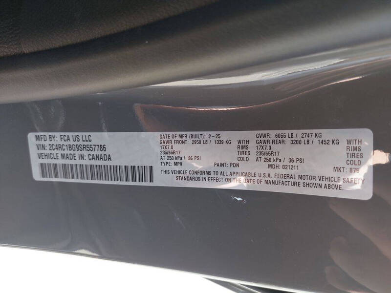 2025 Chrysler Pacifica Select