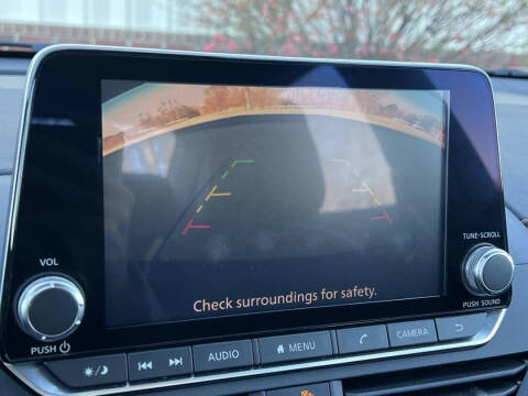 2022 Nissan Altima 2.5 SR