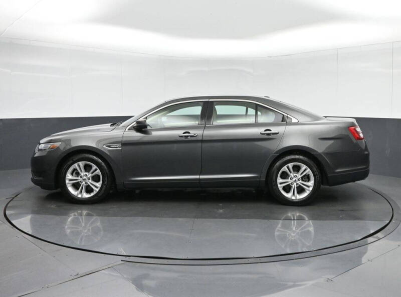2017 Ford Taurus SE