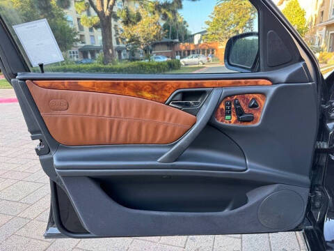 2000 Mercedes-Benz E-Class E 320