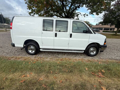 2023 GMC Savana 2500