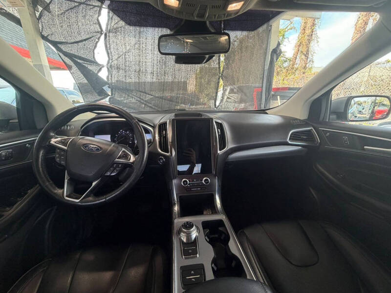 2021 Ford Edge Titanium