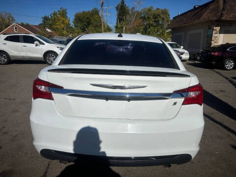 2013 Chrysler 200 Limited