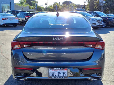 2022 Kia K5