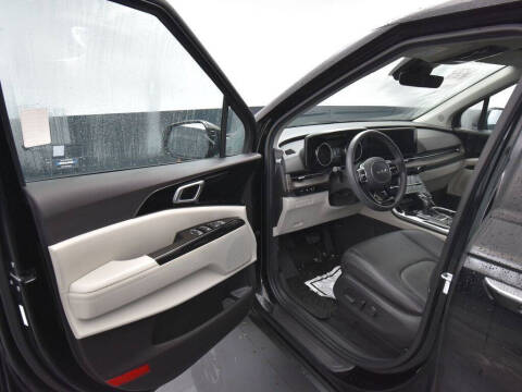 2024 Kia Carnival EX