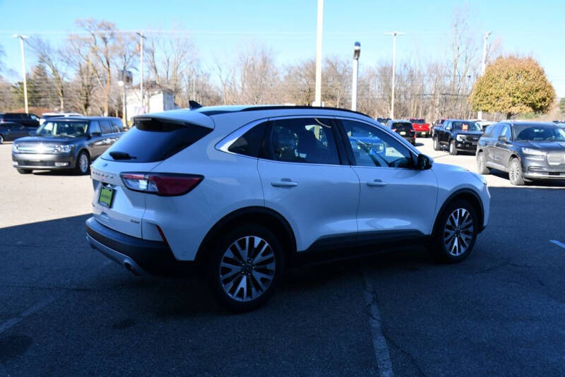 2021 Ford Escape Hybrid Titanium