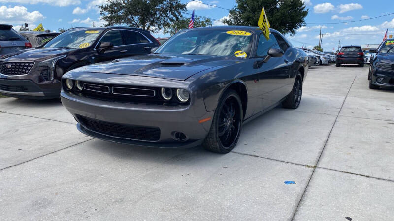 2015 Dodge Challenger SXT Plus