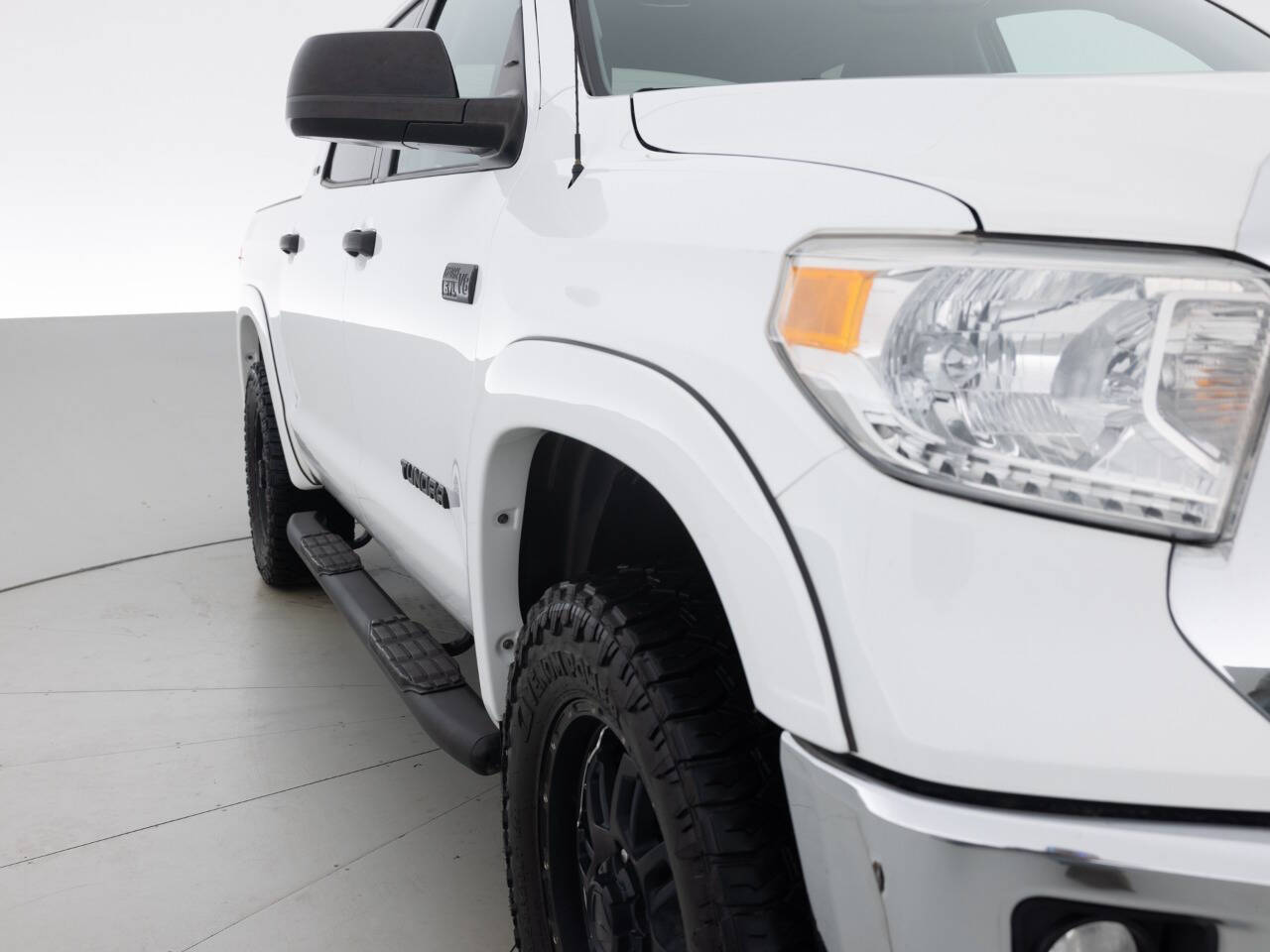 Used Car 2017 Toyota Tundra  Sr5 4x4 4dr Crewmax Cab Pickup Sb (5.7l V8 Ffv) For Sale Under $30,000 In Coal City, Illinois