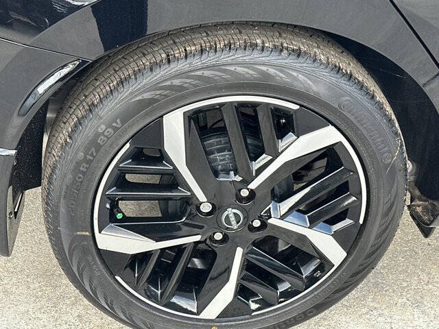 2025 Nissan Versa SR