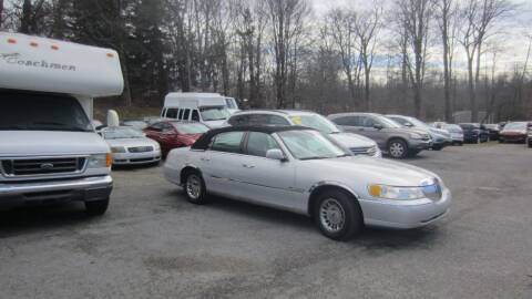 2000 Lincoln Town Car for sale at Auto Outlet of Morgantown in Morgantown WV