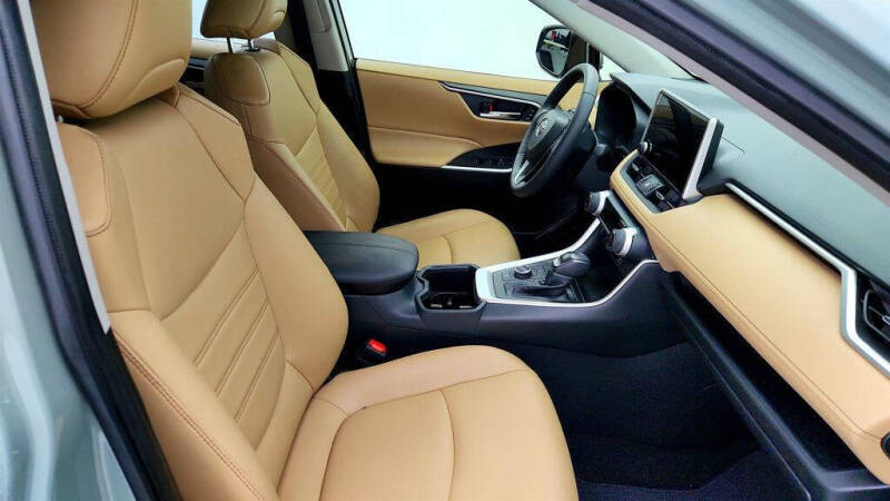 2023 Toyota RAV4 Hybrid XLE Premium