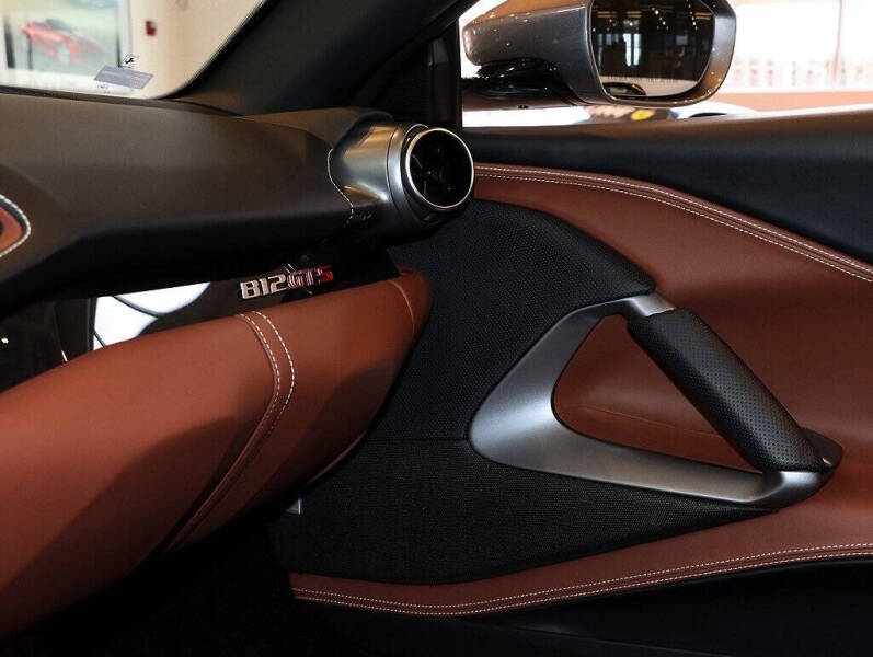 2021 Ferrari 812 GTS