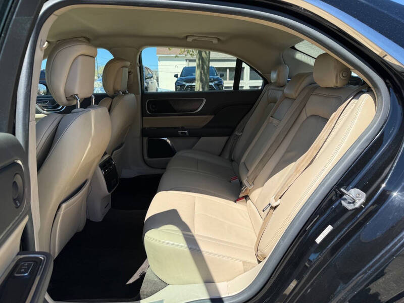 2017 Lincoln Continental Select