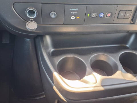 2025 Chevrolet Express LT 3500