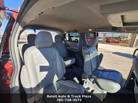 2017 Toyota Sienna XLE Premium 8-Passenger