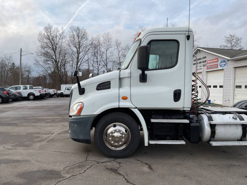 2016 Freightliner Cascadia