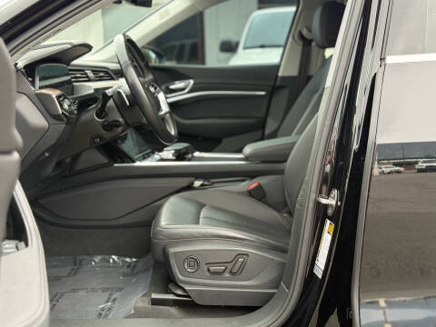 2019 Audi e-tron quattro Premium Plus