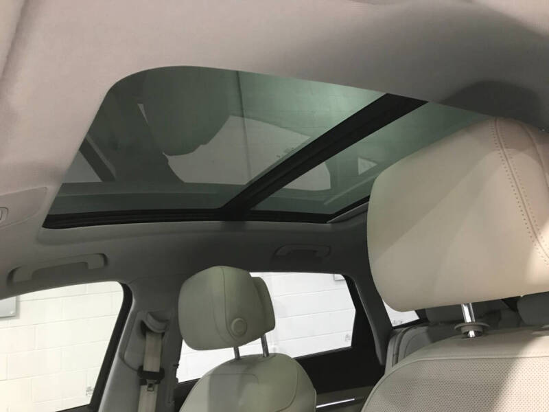 2019 Audi e-tron quattro Prestige