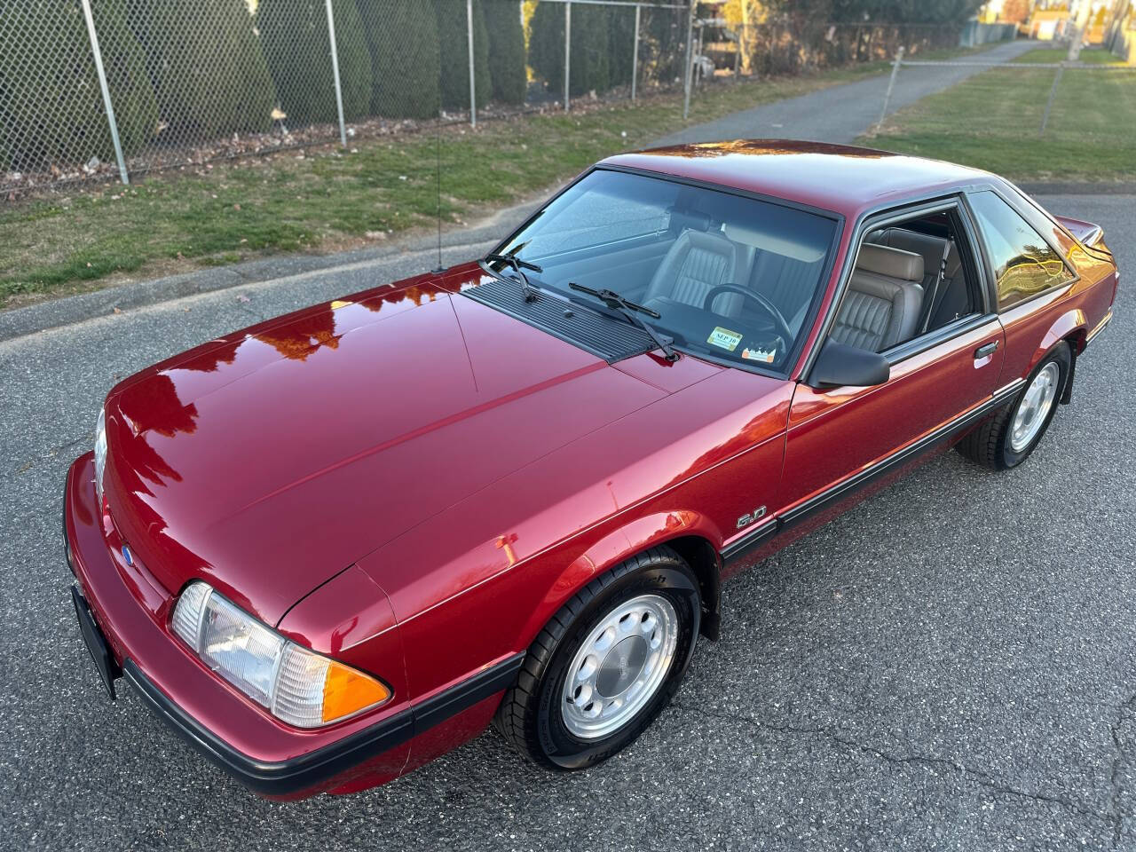1990 Ford Mustang 3