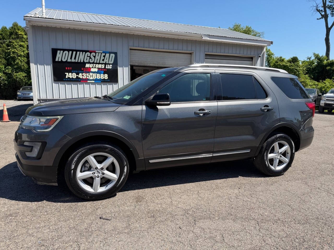 Dk. Gray 2017 Ford Explorer XLT AWD XLT 4dr SUV 1