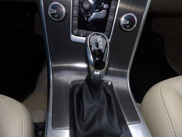 2015 Volvo XC60 T5 Platinum