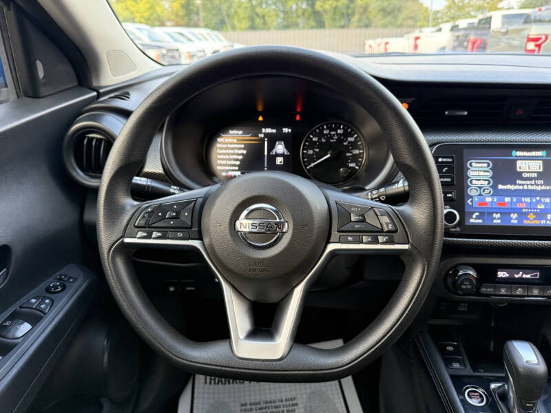 2022 Nissan Kicks SV