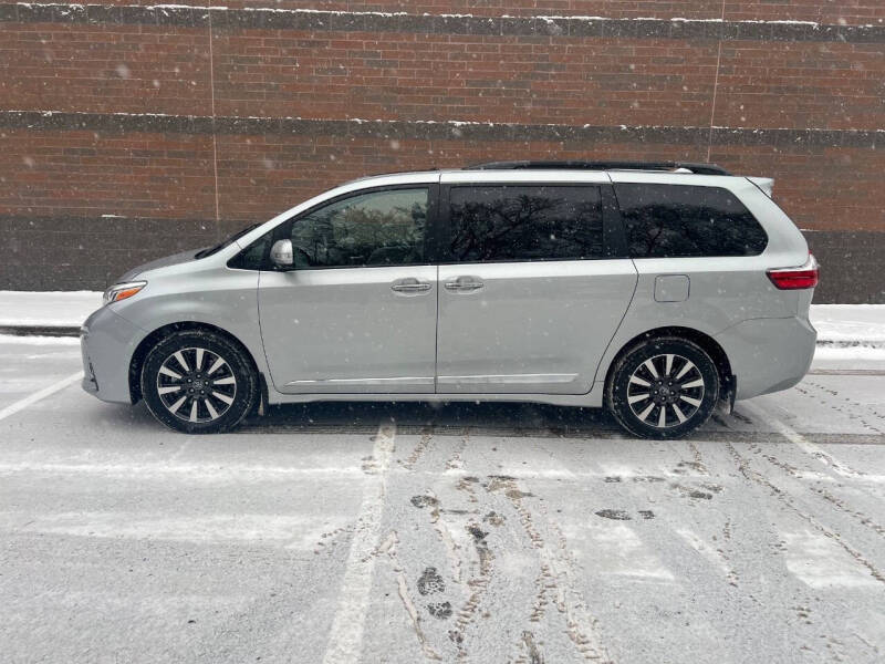 2019 Toyota Sienna Limited Premium 7-Passenger