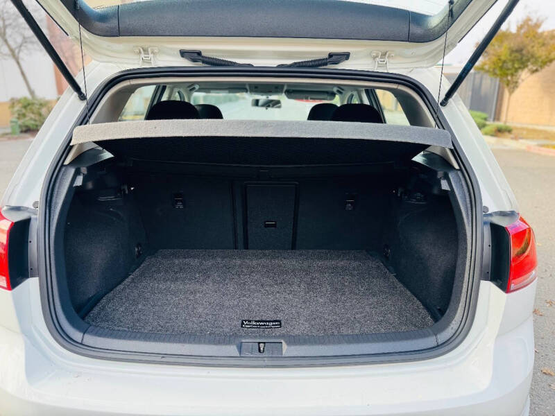 2017 Volkswagen Golf TSI S