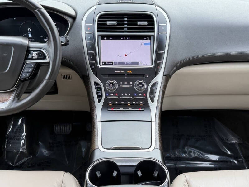 2019 Lincoln Nautilus Select