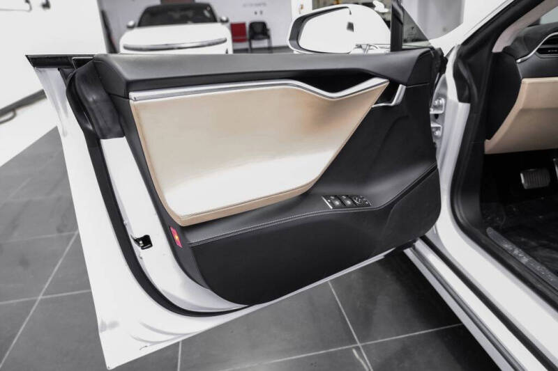 2017 Tesla Model S 90D