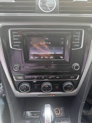 2017 Volkswagen Passat 1.8T S