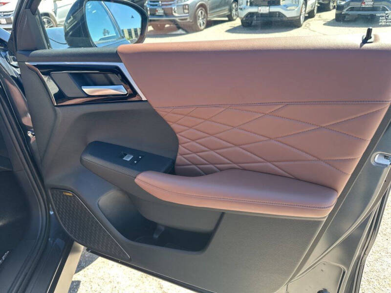 2025 Mitsubishi Outlander SEL