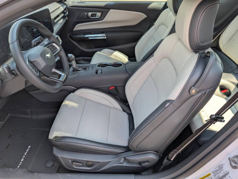 2025 Ford Mustang EcoBoost Premium