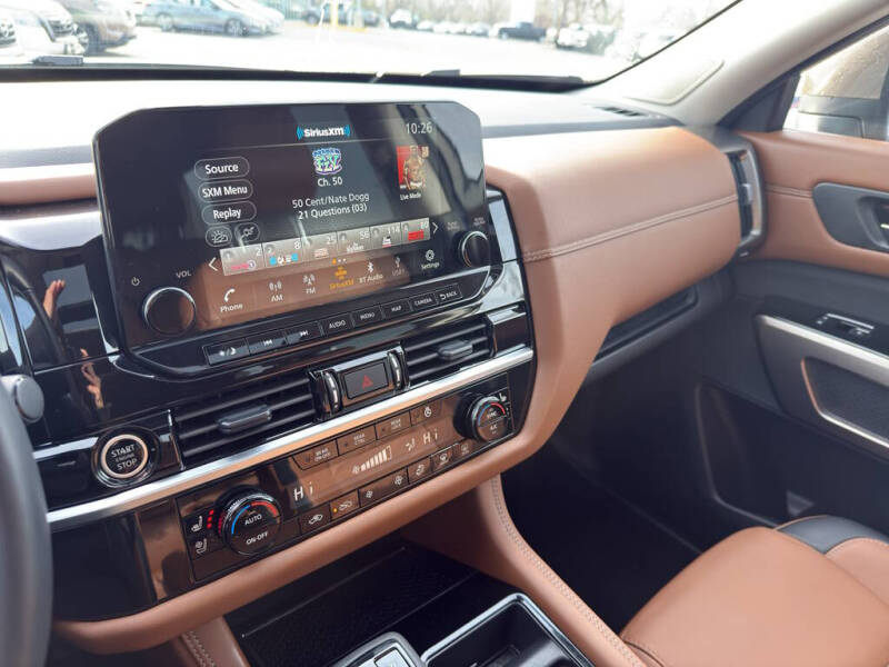 2024 Nissan Pathfinder Platinum