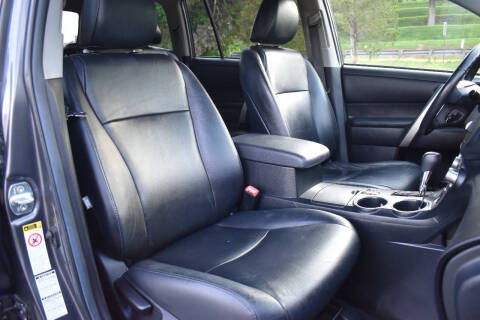 2012 Toyota Highlander SE