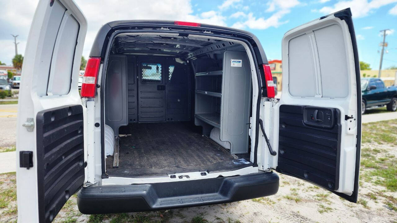 2020 Chevrolet Express  - $18,900