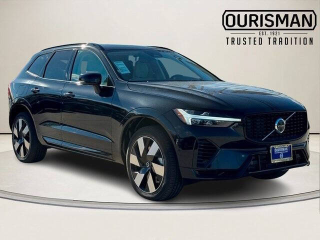 2025 Volvo XC60 T8 Plus Dark Theme