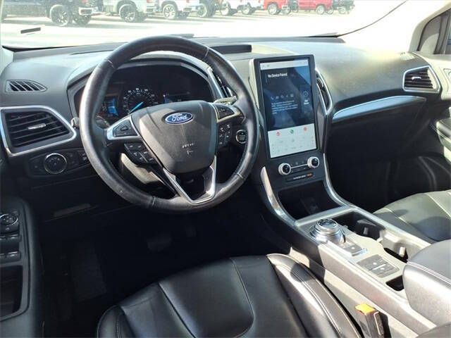 2022 Ford Edge Titanium