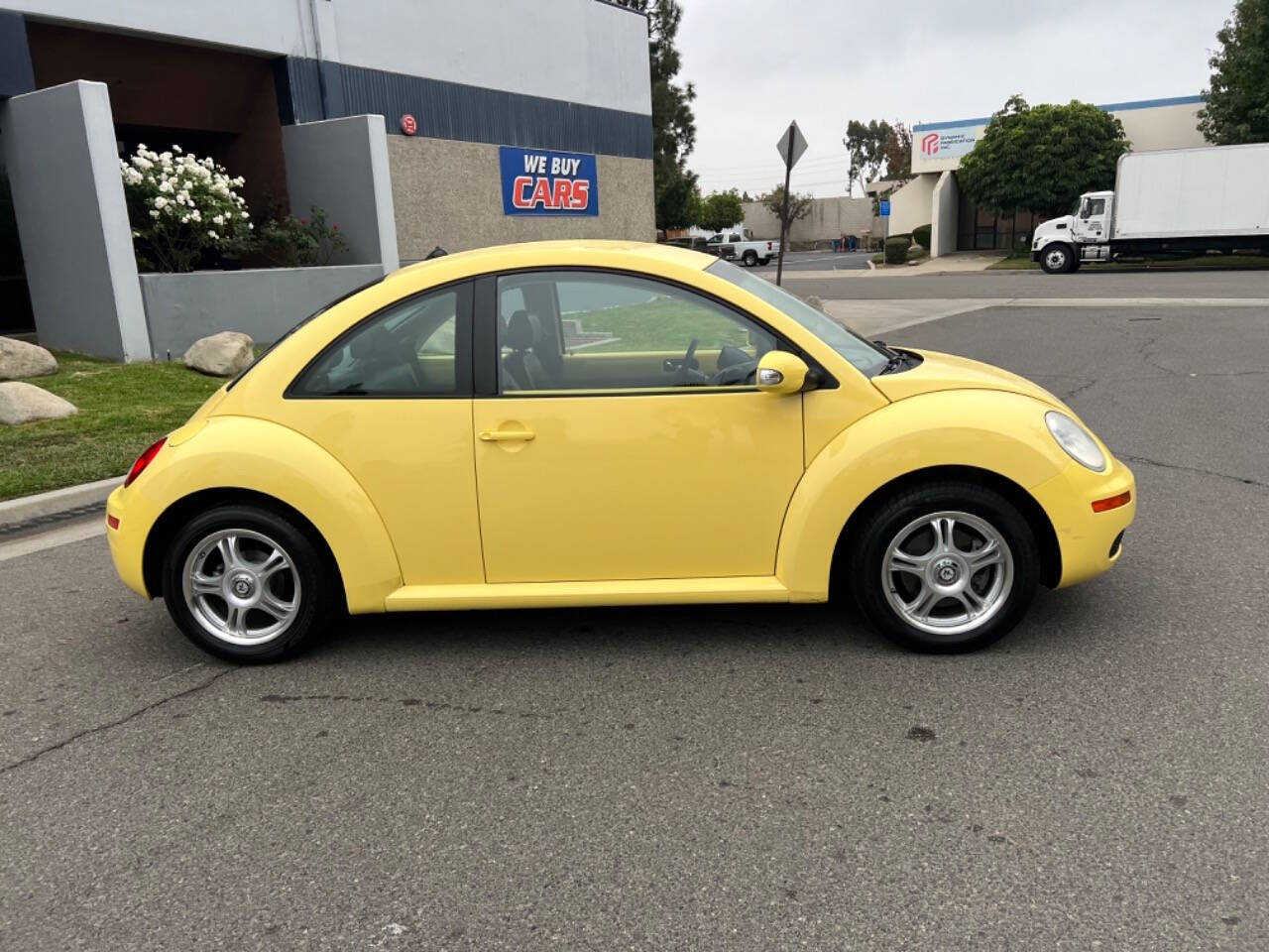 2008 Volkswagen New Beetle for sale at ZRV AUTO INC in Brea, CA