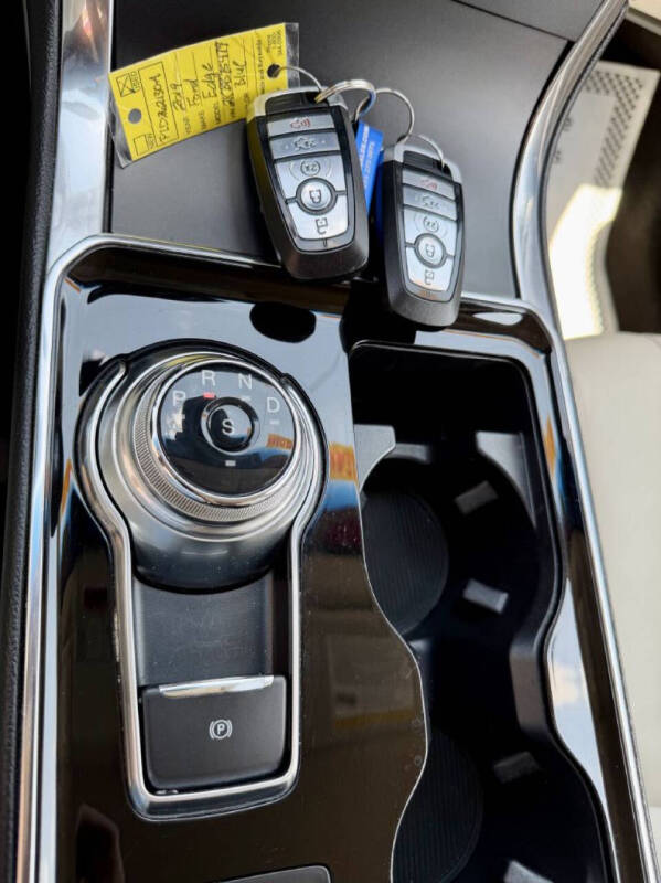 2019 Ford Edge Titanium