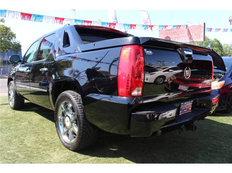 2013 Cadillac Escalade EXT Premium