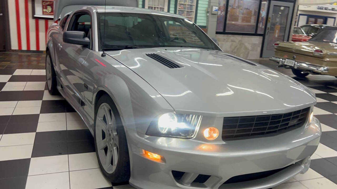 2006 Ford Mustang 29