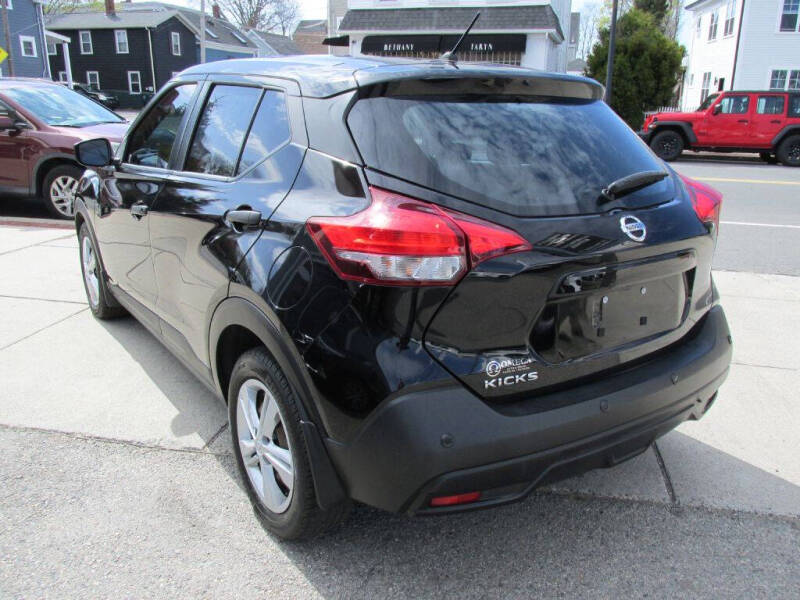 2020 Nissan Kicks S