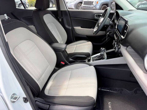 2023 Hyundai Venue SEL