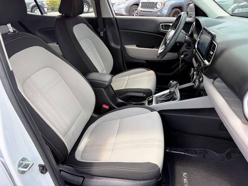 2023 Hyundai Venue SEL