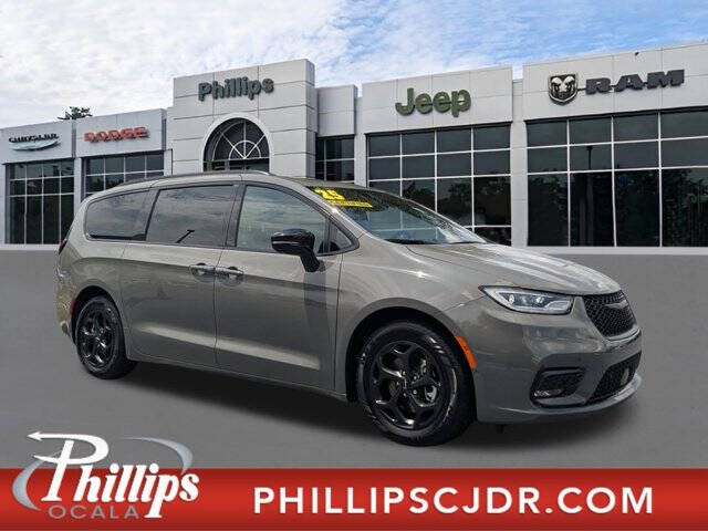 2025 Chrysler Pacifica Plug-In Hybrid Premium S Appearance